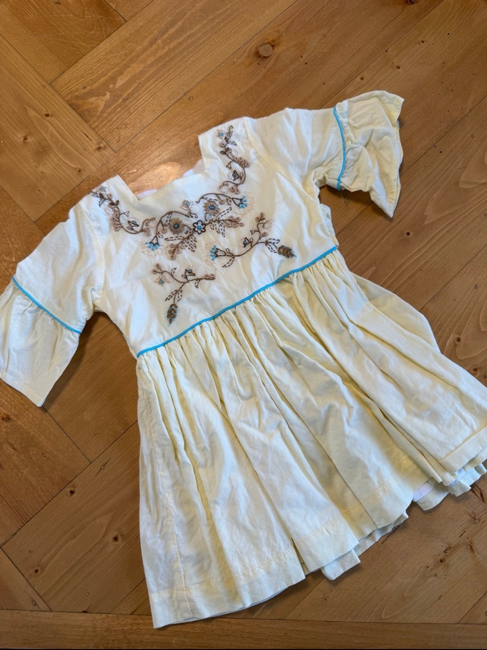 Well Dressed Wolf Girls Size 12 Months Boho Embroidered Smocked Dress